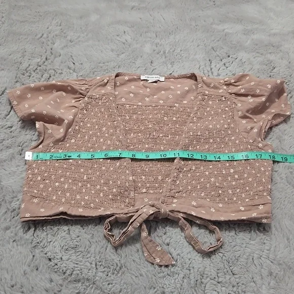 American Eagle Outfitters tan tie front floral blouse size L - Picture 6 of 8